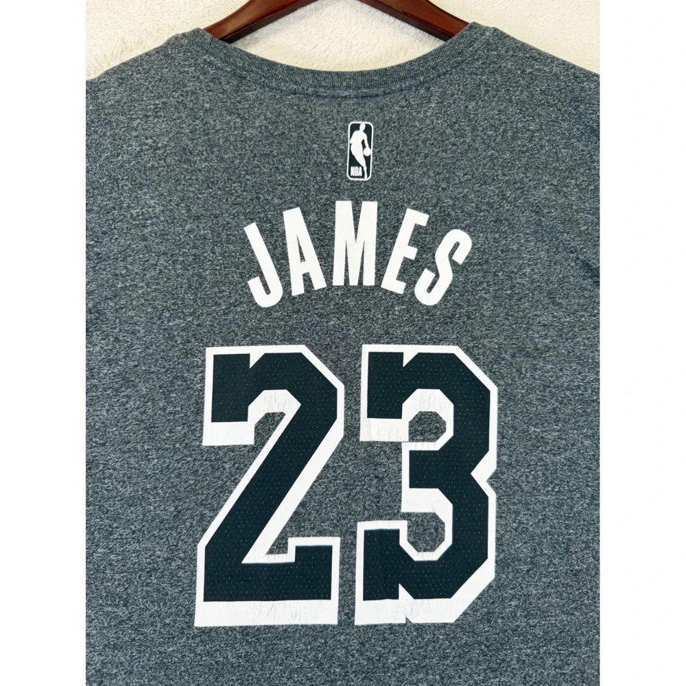 Nike Los Angeles Lakers LeBron James 23 Shirt Mens XL Grey Heather NBA Tee